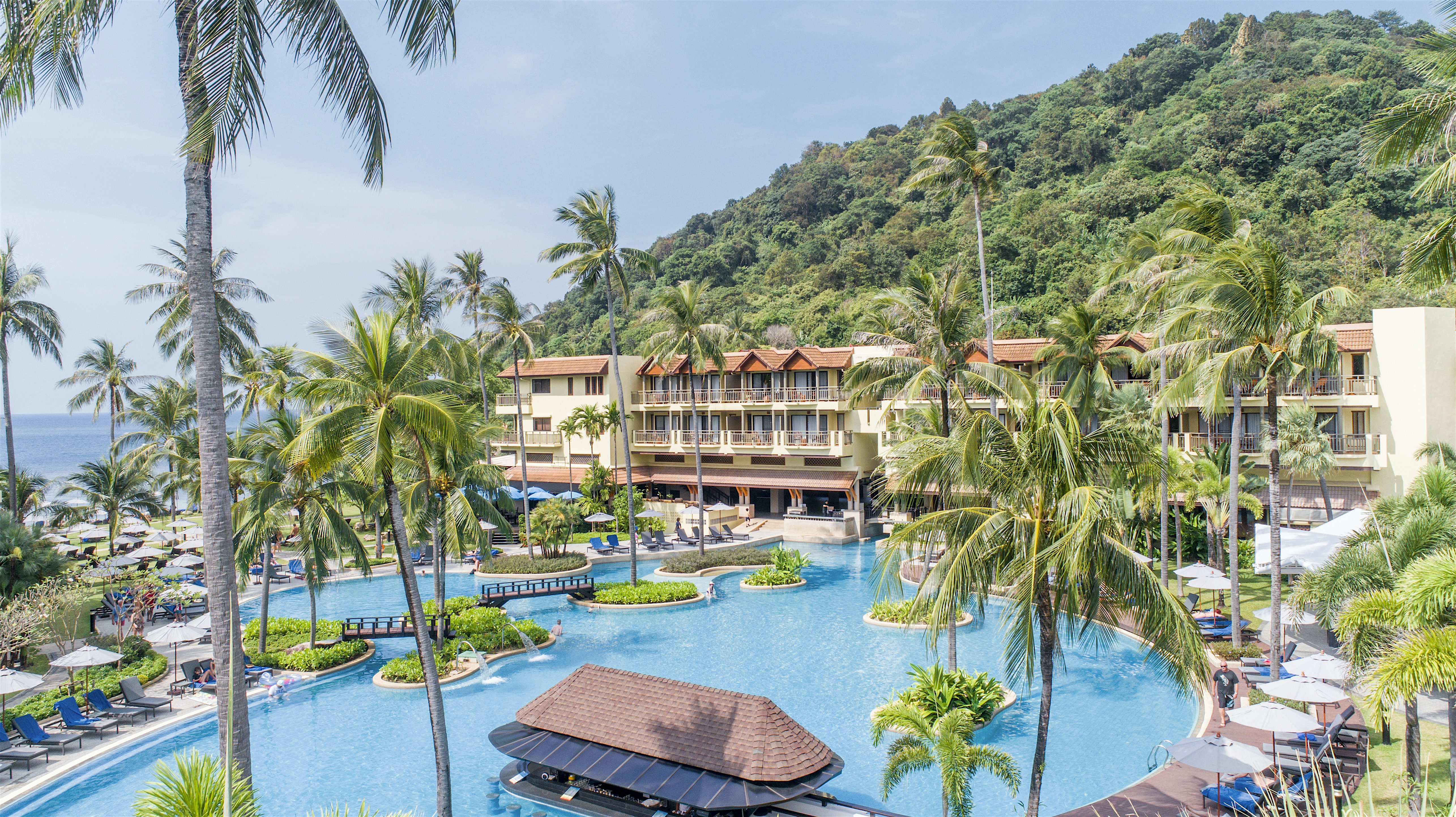 Blue Star Phuket Marriott Resort & Spa, Merlin Beach